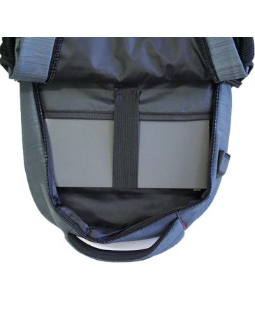 Mochila Porta Notebook con USB 18
