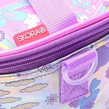 Lunchera Apertura Superior Think Happy Uni Arcoiris Mariposas  - Skora