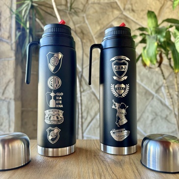 Termo Media Manija Grabado Futbol 1000ML Tribu Matera