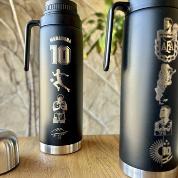 Termo Media Manija Grabado Futbol 1000ML - Tribu Matera